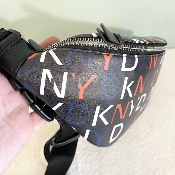 DKNY Women's Black Leather Multi-Functional Crossbody Belt Tilly Sling Bag NWT - Picture 3 of 7